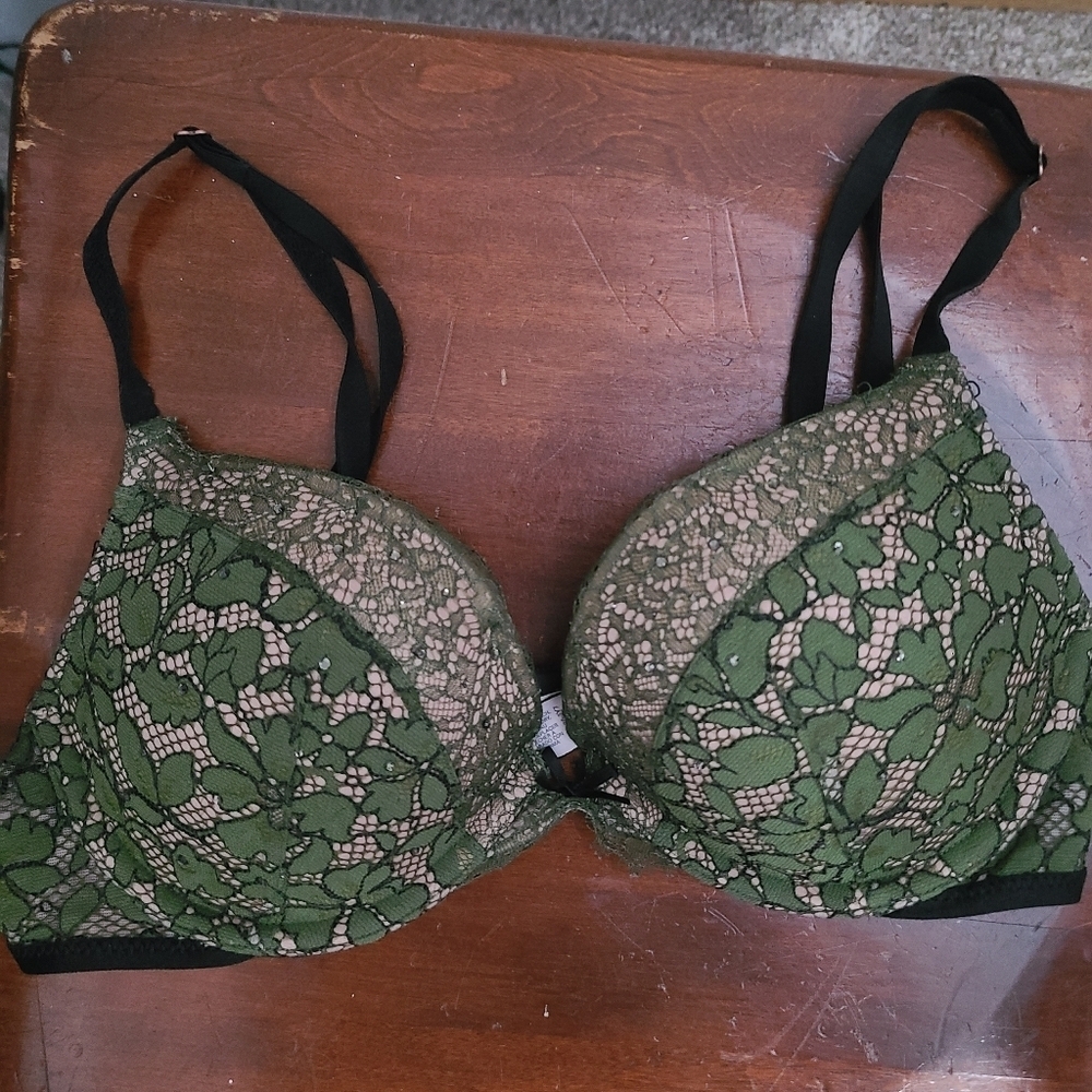 Victoria's Secret Dream Angels Push Up Rhinestone Lace Bra